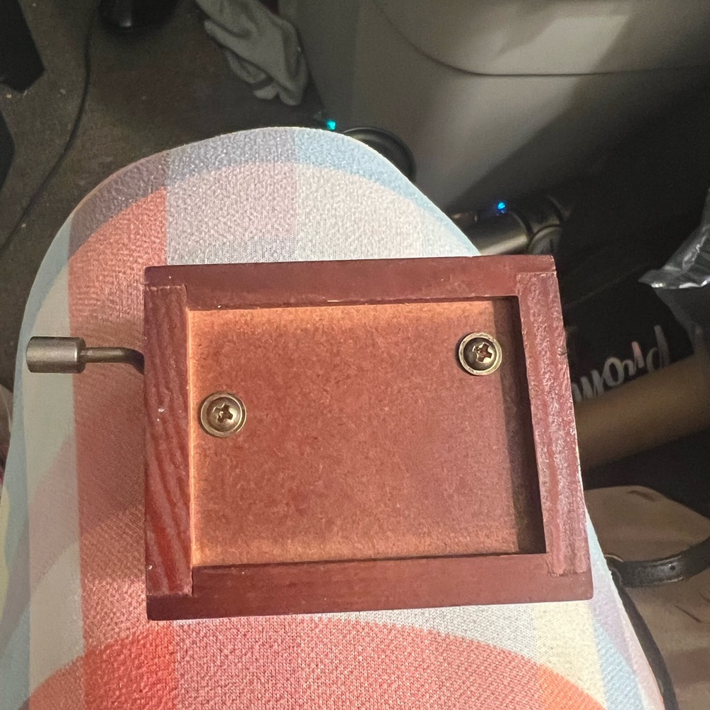 Tiny Little Working Music Box. - image 3